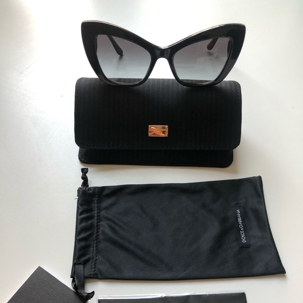 Dolce&Gabbana black frame cat eye sunglasses